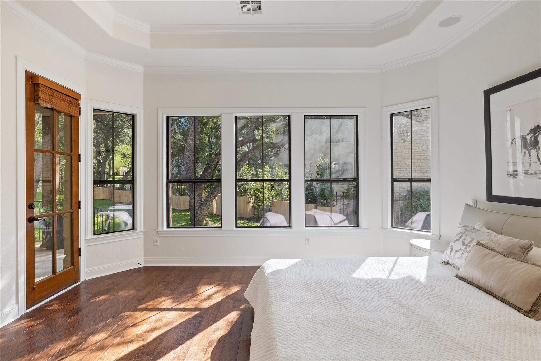 41 Tiburon Dr, The Hills, TX 78738