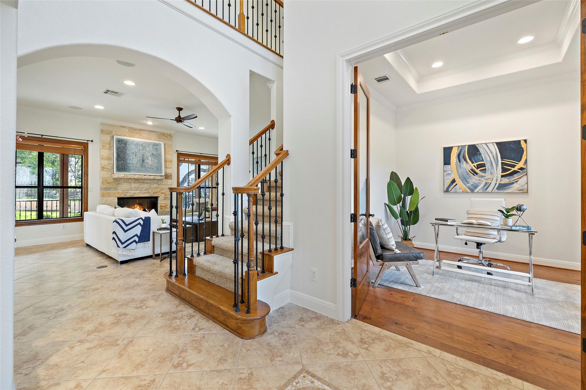 41 Tiburon Dr, The Hills, TX 78738