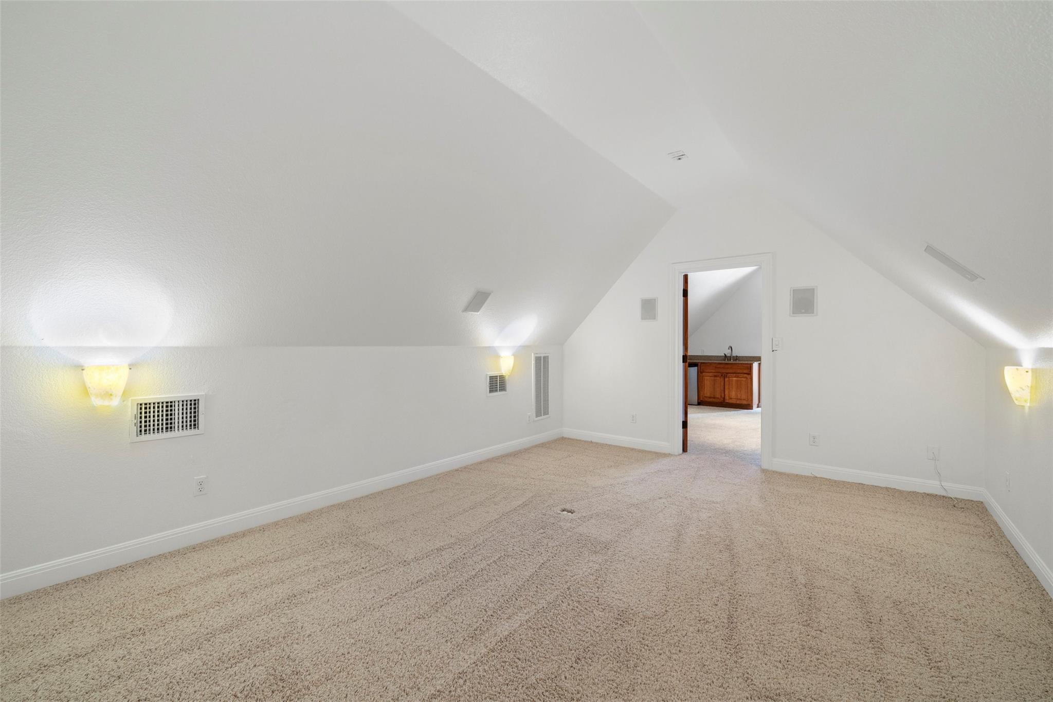 41 Tiburon Dr, The Hills, TX 78738