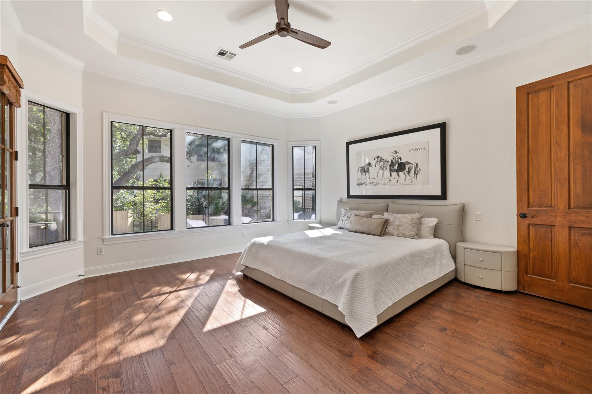 41 Tiburon Dr, The Hills, TX 78738