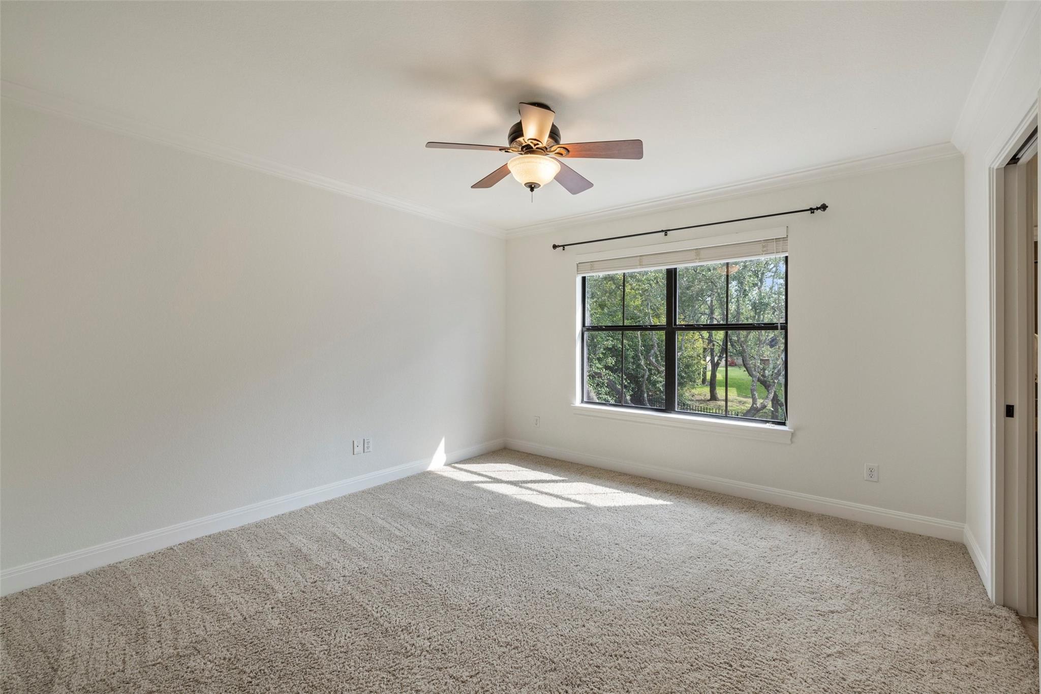 41 Tiburon Dr, The Hills, TX 78738