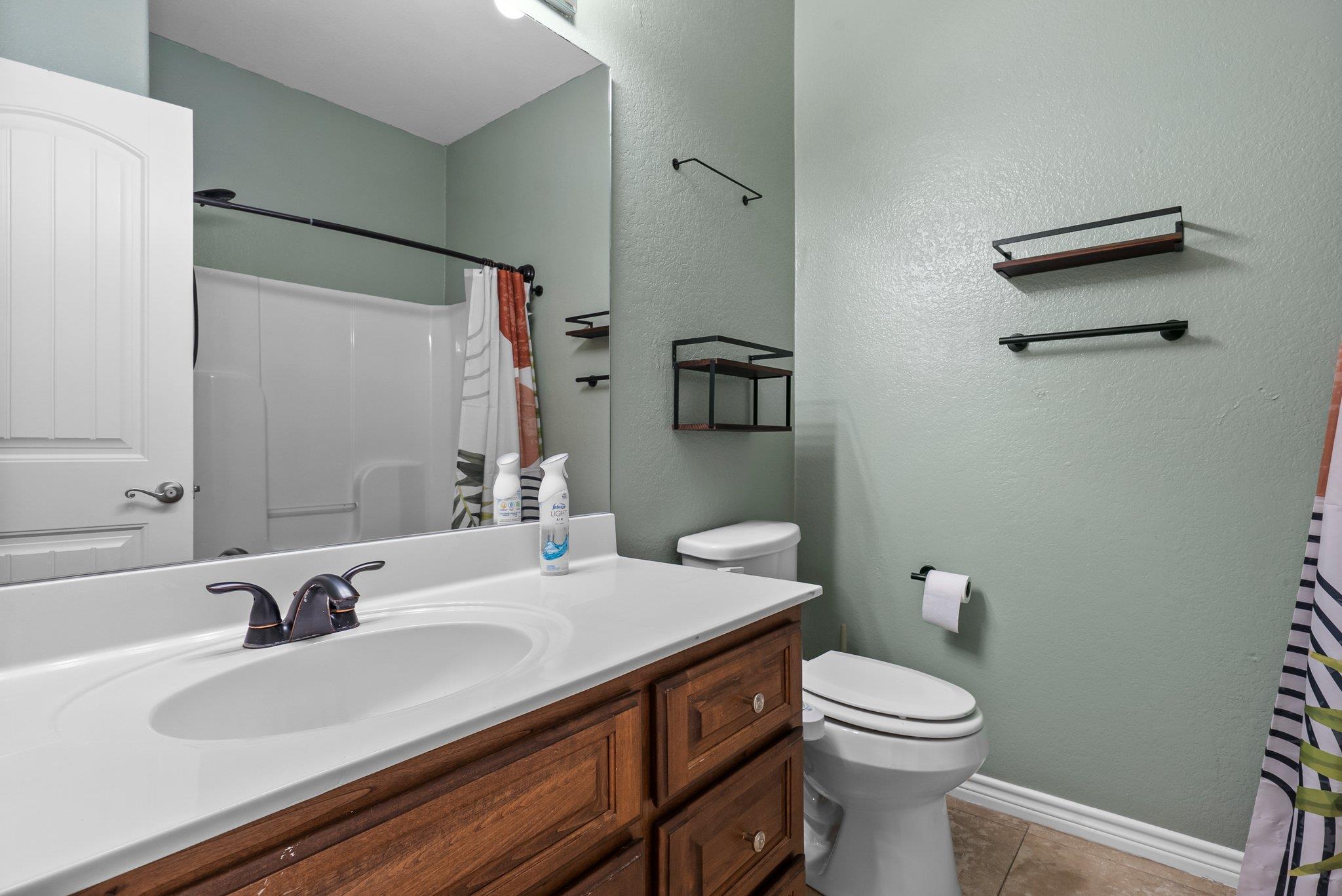 136 W Maple Dr, Granite Shoals, TX 78654