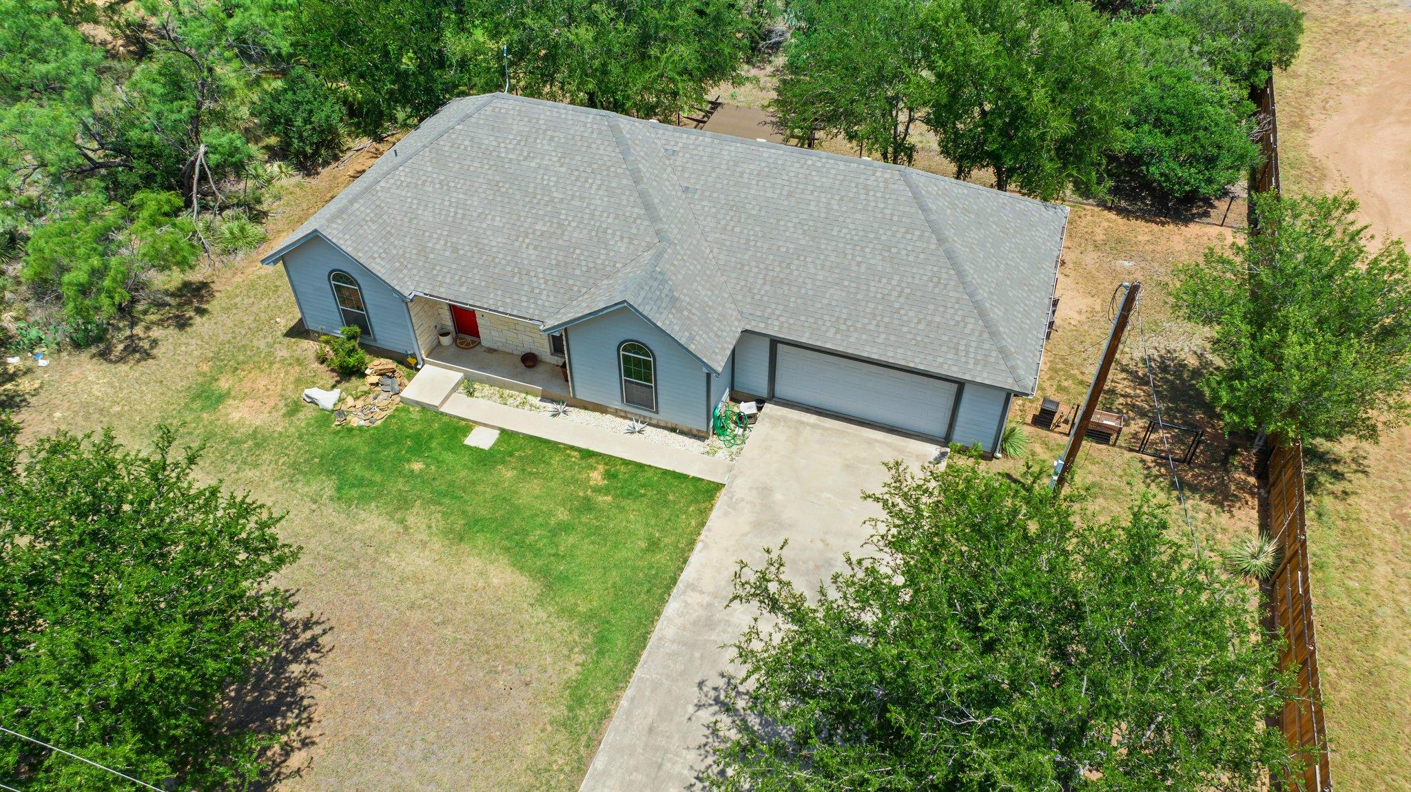 136 W Maple Dr, Granite Shoals, TX 78654