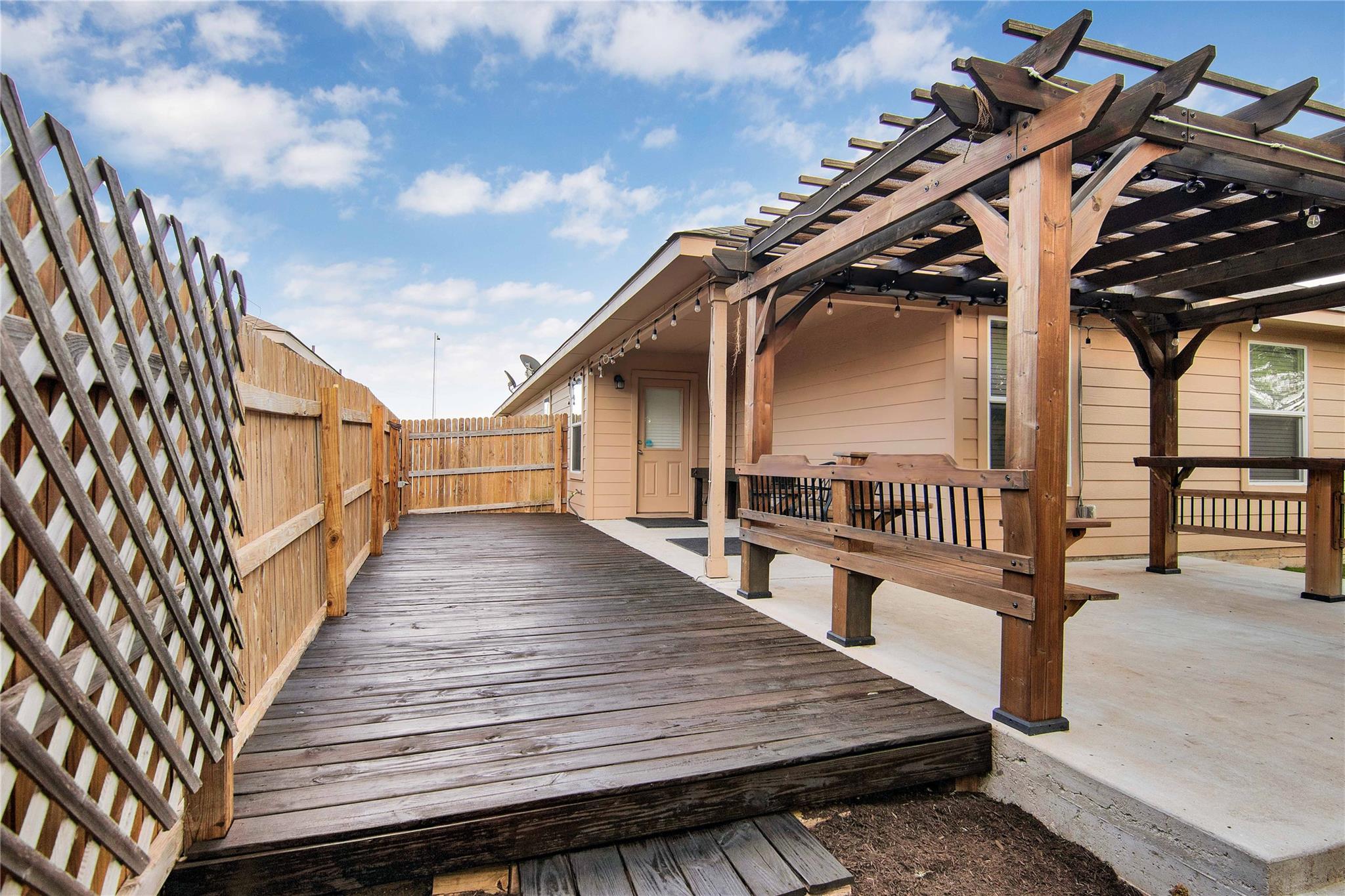 704 Red Tails Dr, Austin, TX 78725