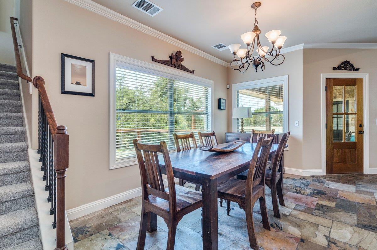 421 Huck Finn Trl, Dripping Springs, TX 78620