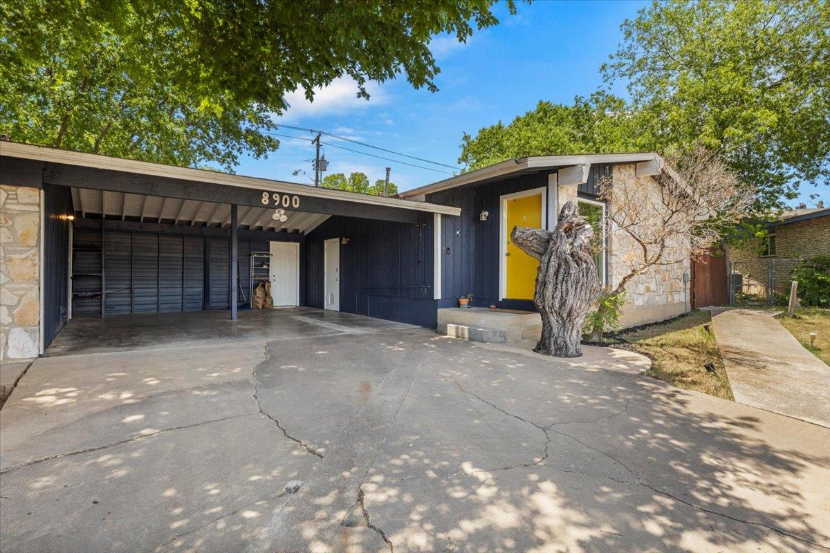 8900 Tina Ct, Austin, TX 78758