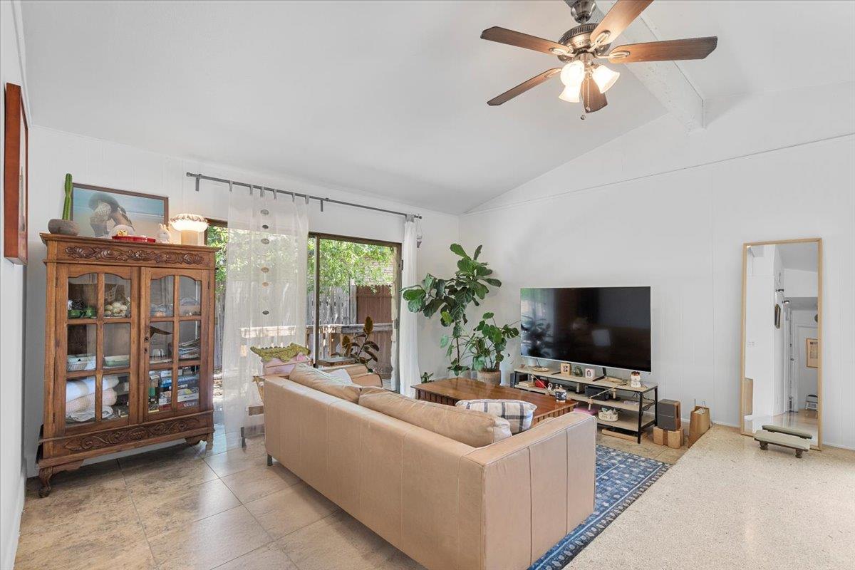 8900 Tina Ct, Austin, TX 78758