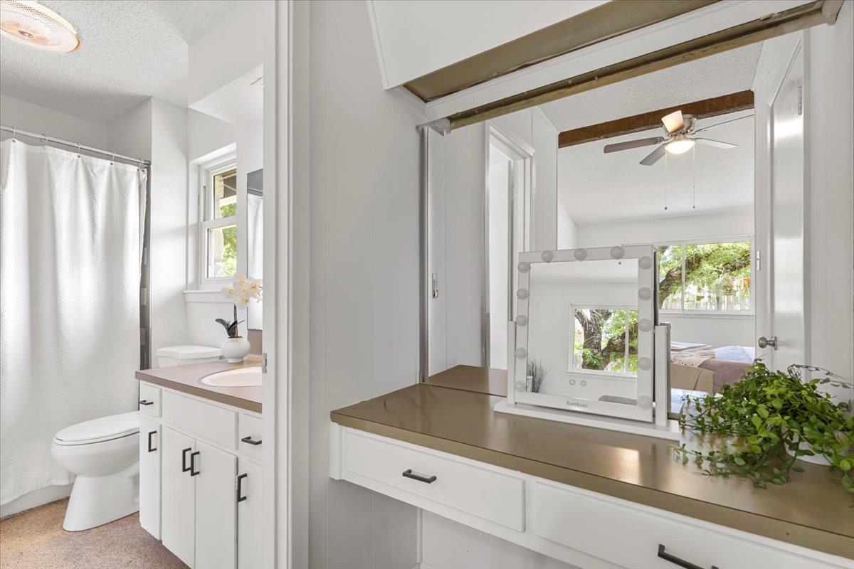 8900 Tina Ct, Austin, TX 78758