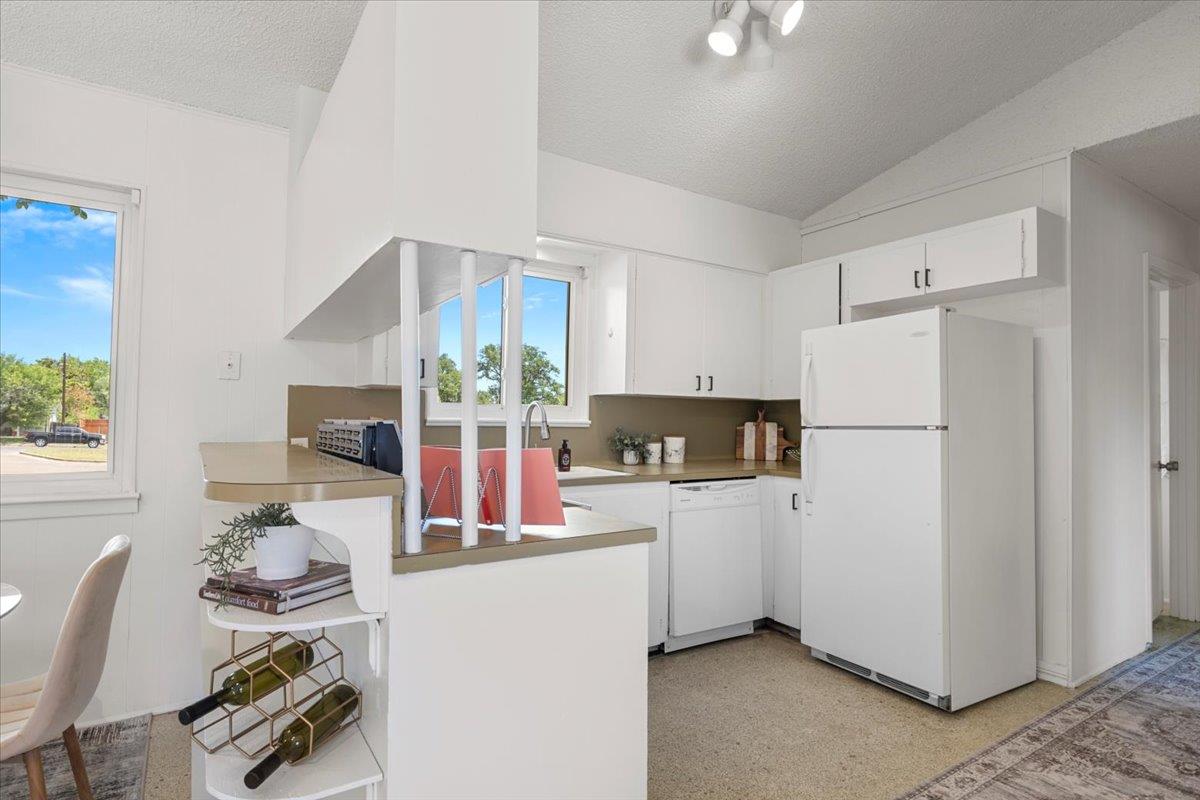 8900 Tina Ct, Austin, TX 78758
