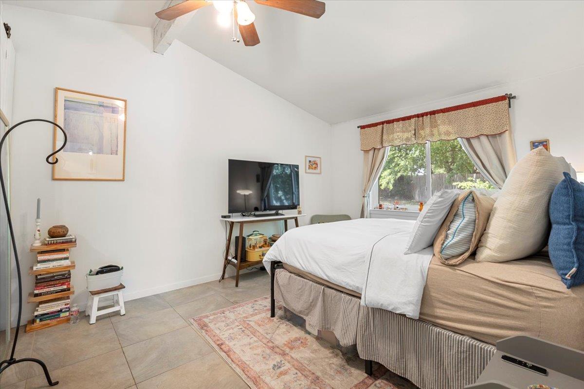 8900 Tina Ct, Austin, TX 78758