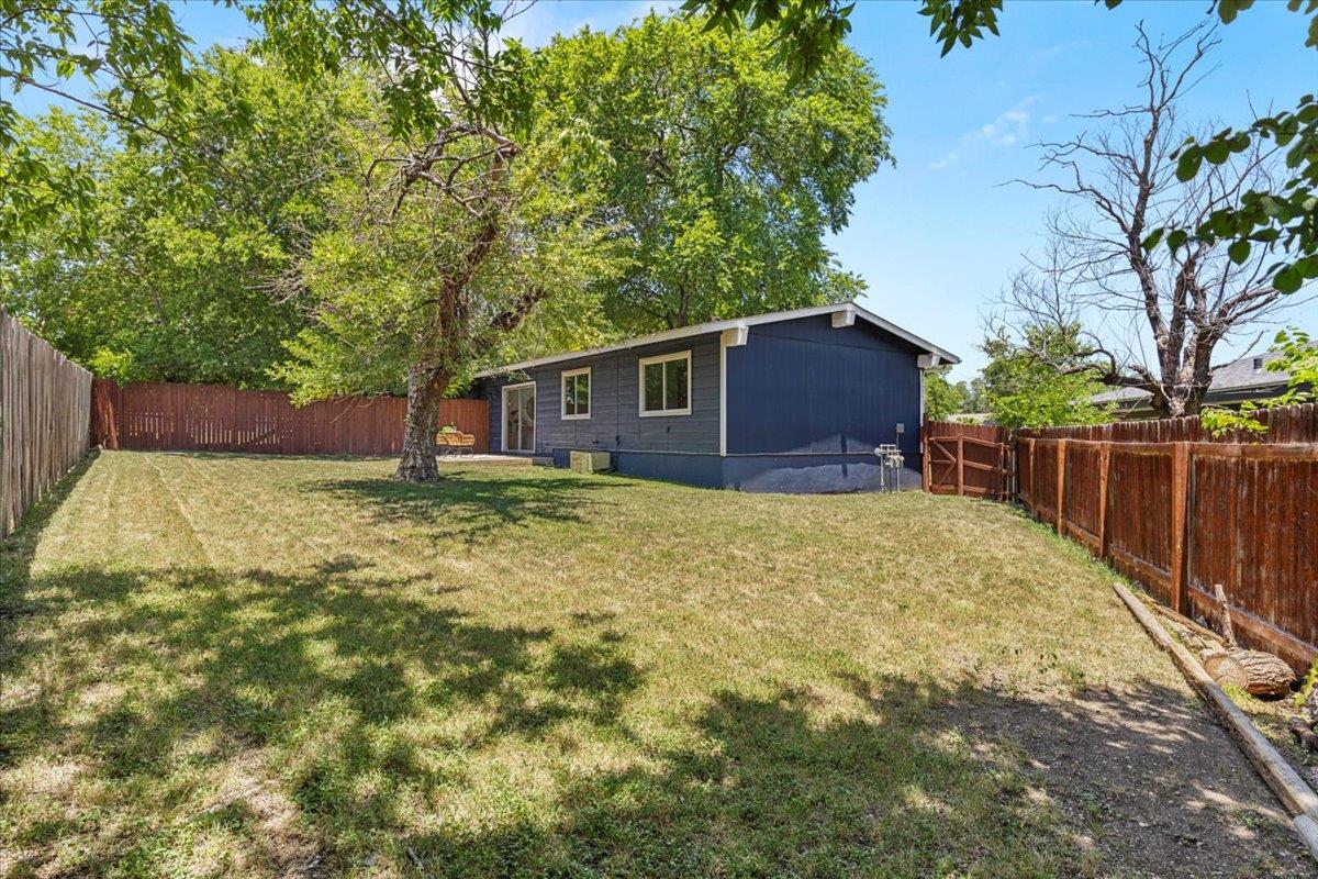 8900 Tina Ct, Austin, TX 78758