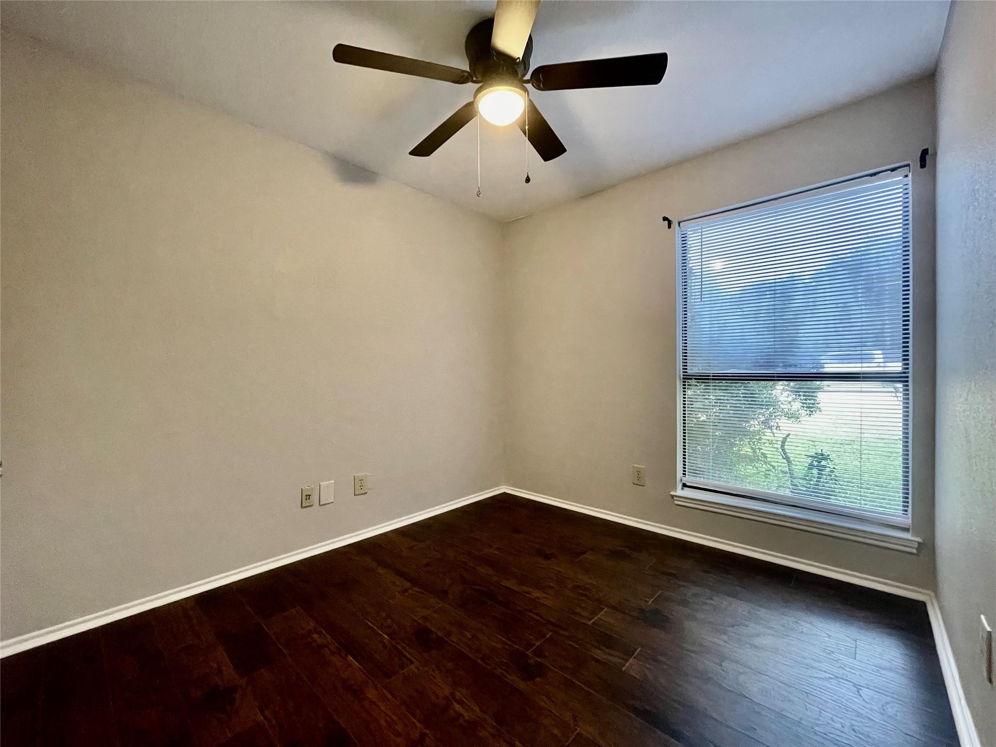 1933 Lisa Ln, San Marcos, TX 78666