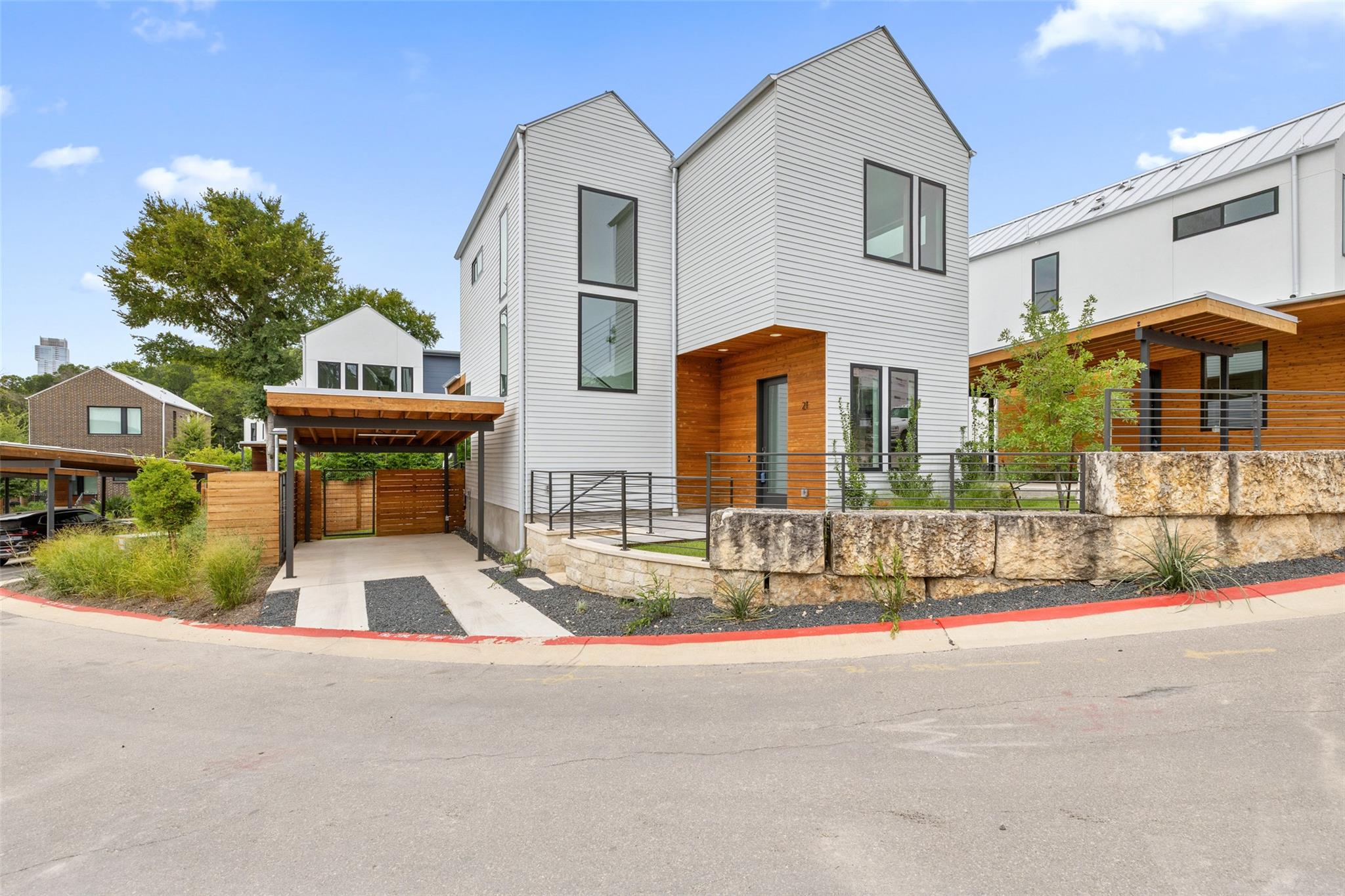 900 S 2nd St # 21, Austin, TX 78704