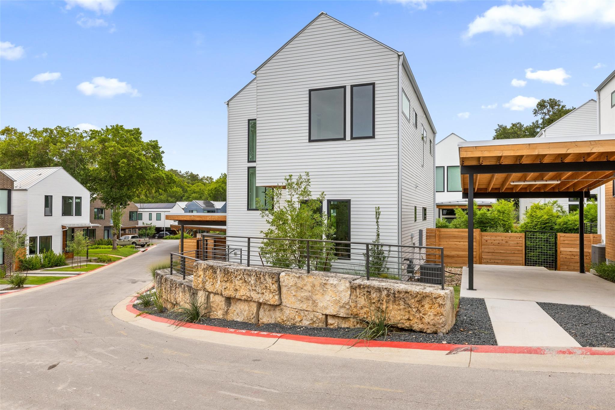 900 S 2nd St # 21, Austin, TX 78704
