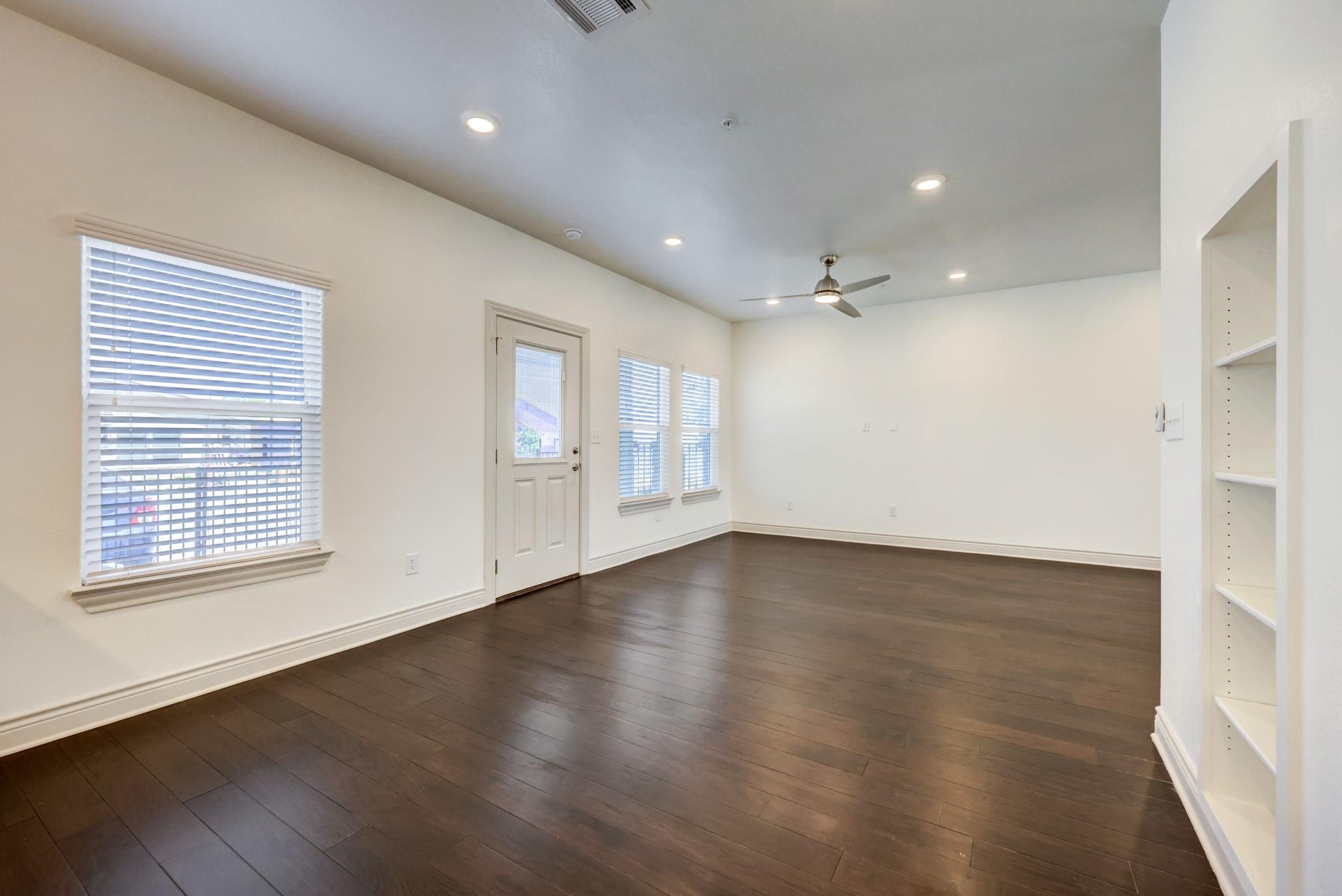 2105 Tiger Trl # 302, Round Rock, TX 78665