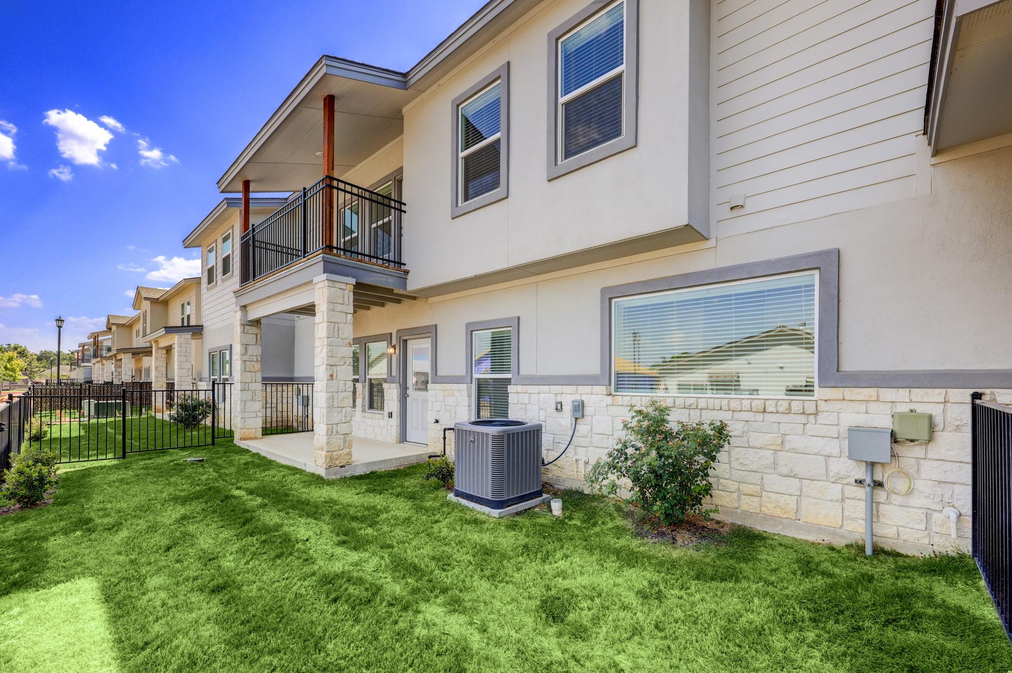 2105 Tiger Trl # 302, Round Rock, TX 78665