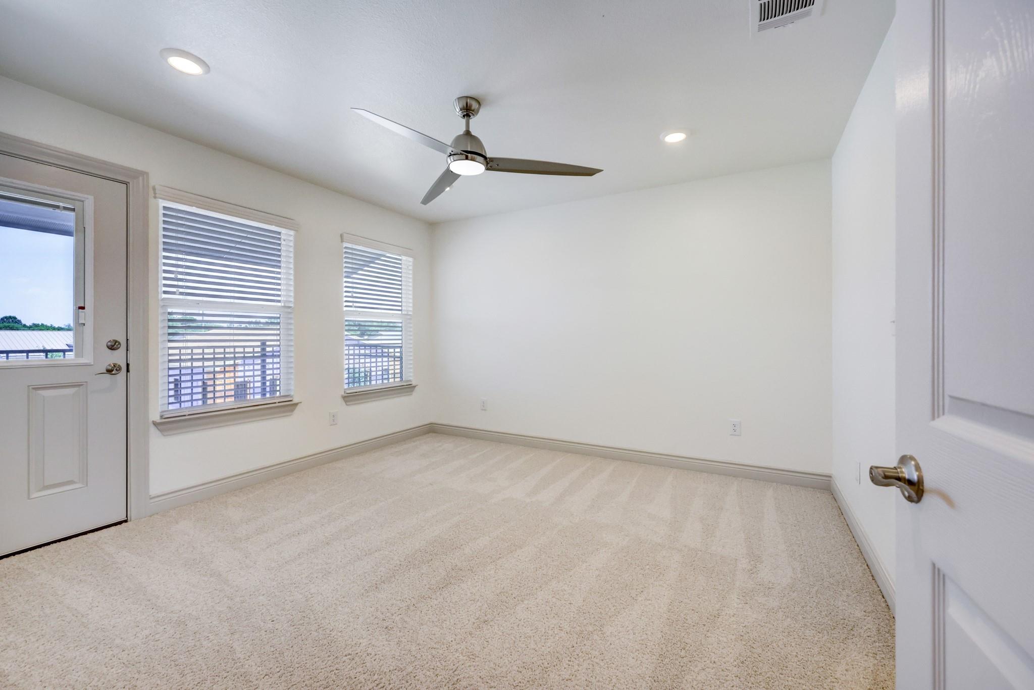 2105 Tiger Trl # 302, Round Rock, TX 78665