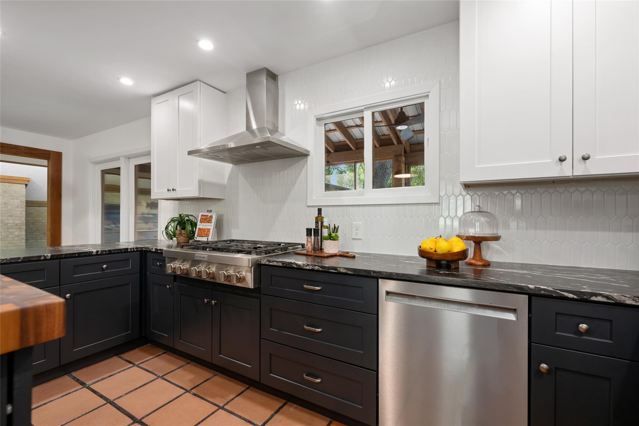 5902 Tumbling Cir, Austin, TX 78731