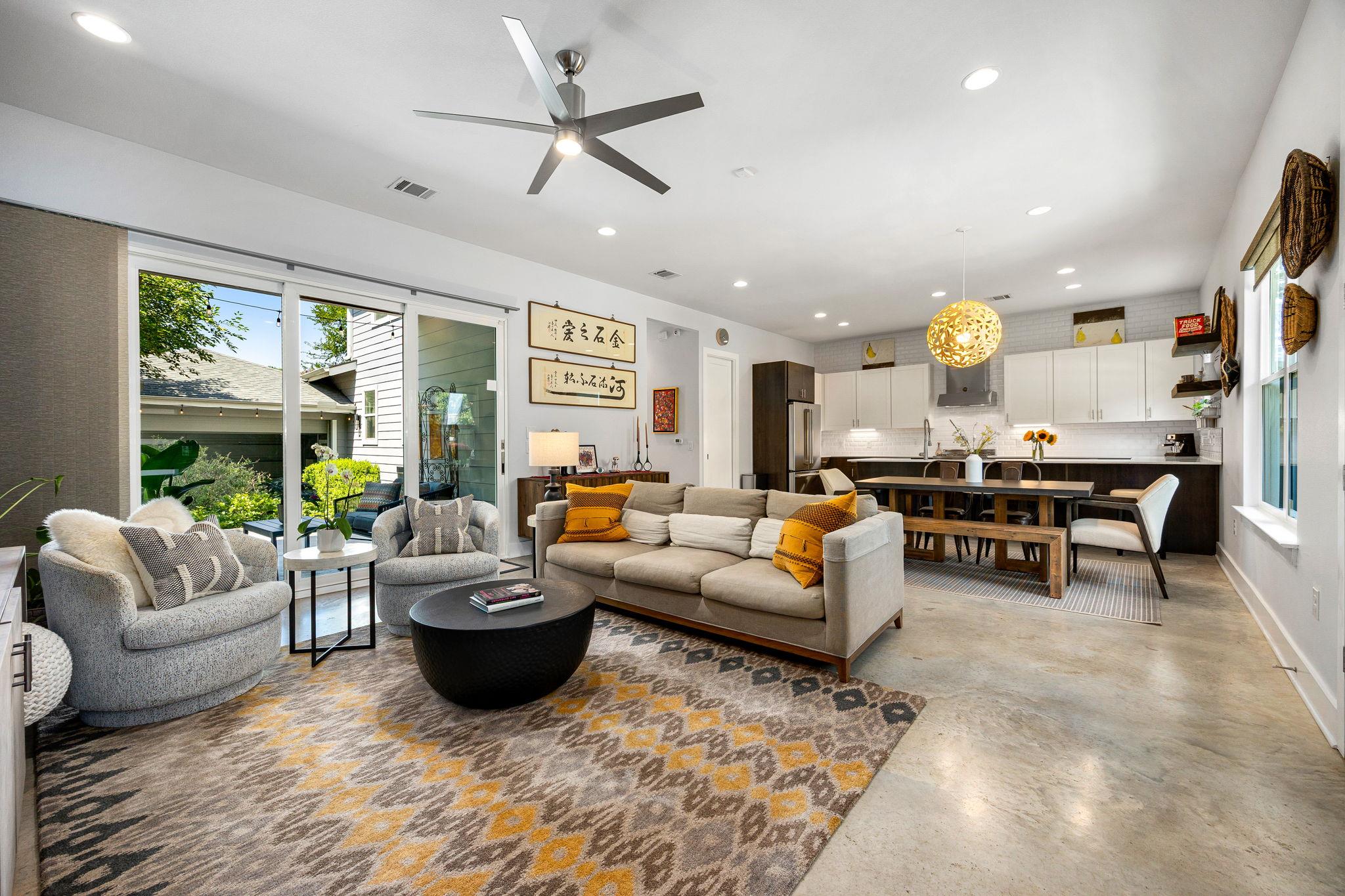 2100 E 10th St, Austin, TX 78702