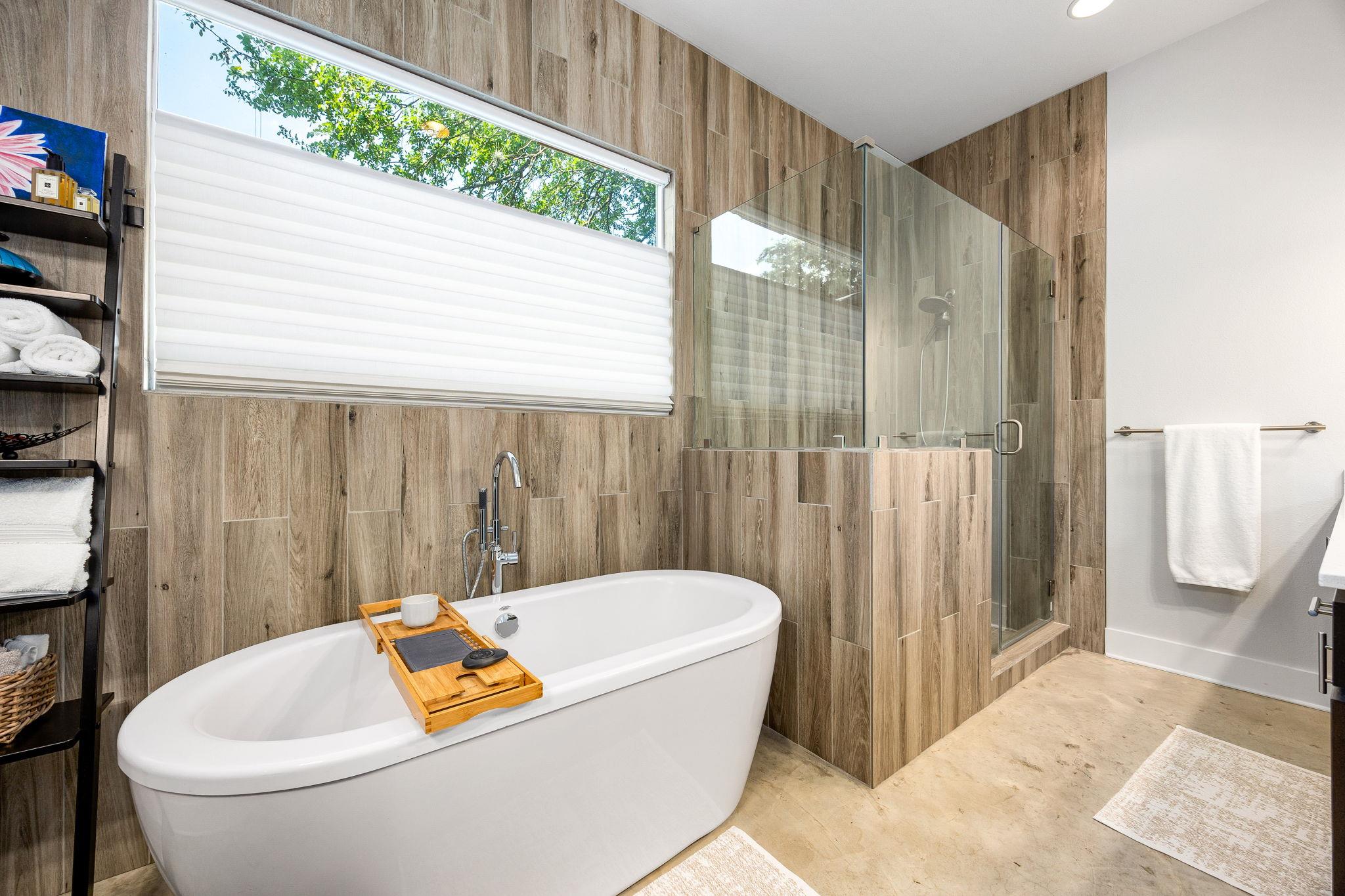 2100 E 10th St, Austin, TX 78702