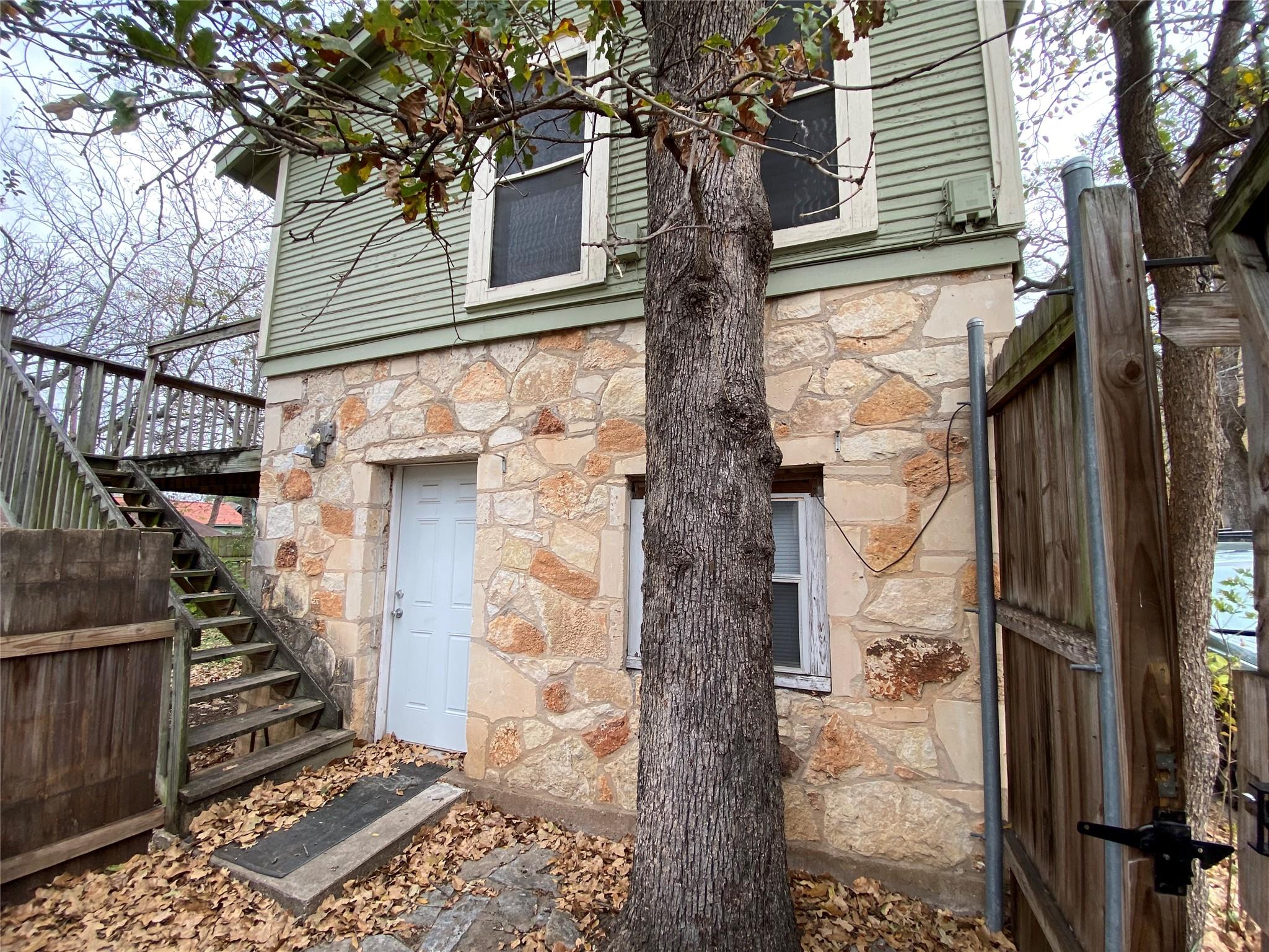 300 W 37th St # B, Austin, TX 78705