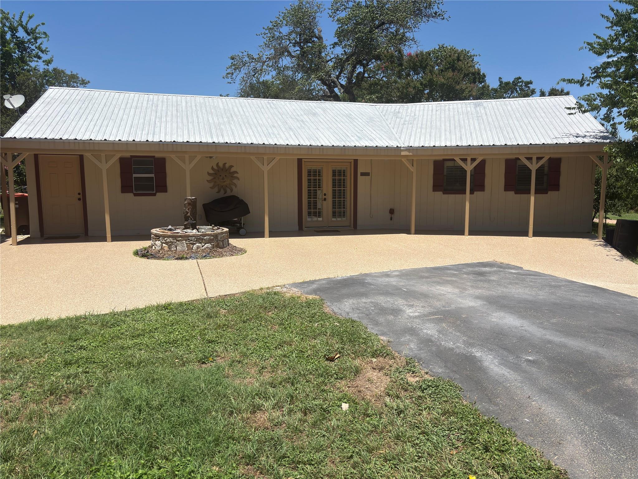 2501 LONE MAN MOUNTAIN Rd # B, Wimberley, TX 78676
