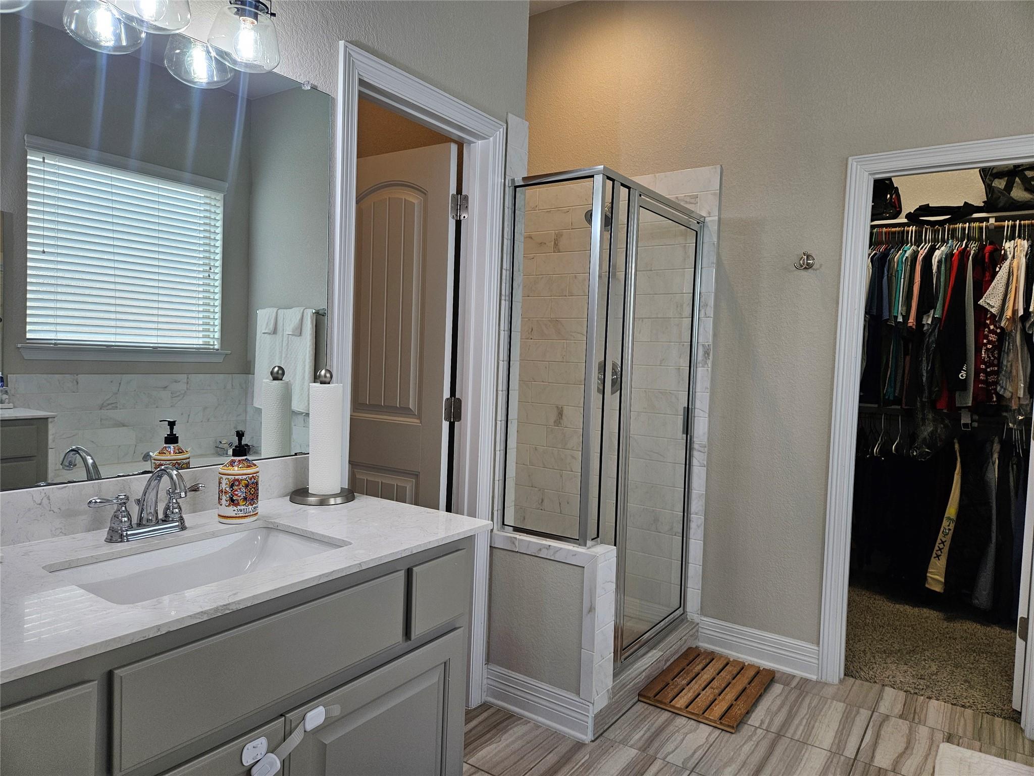 520 Smilser Ln, Leander, TX 78641