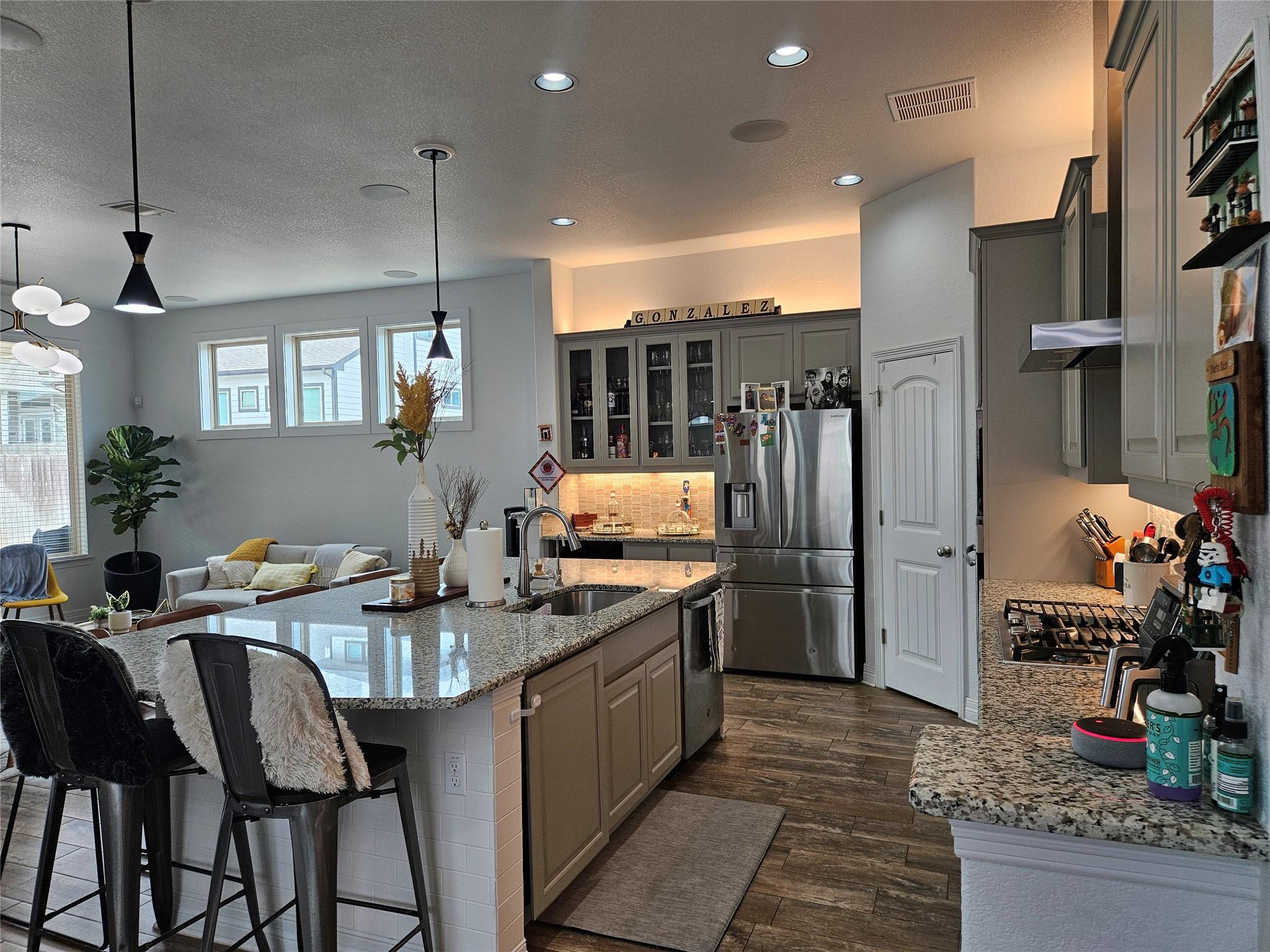 520 Smilser Ln, Leander, TX 78641