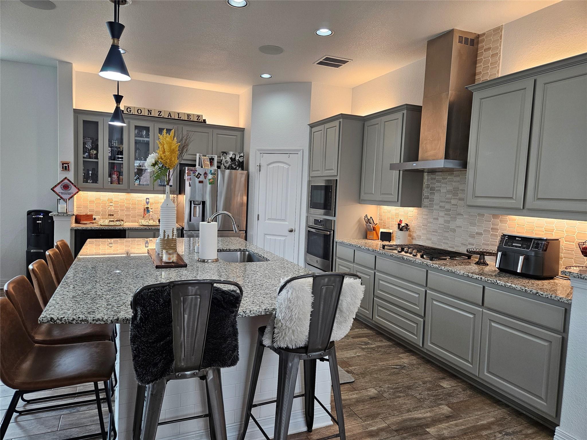 520 Smilser Ln, Leander, TX 78641