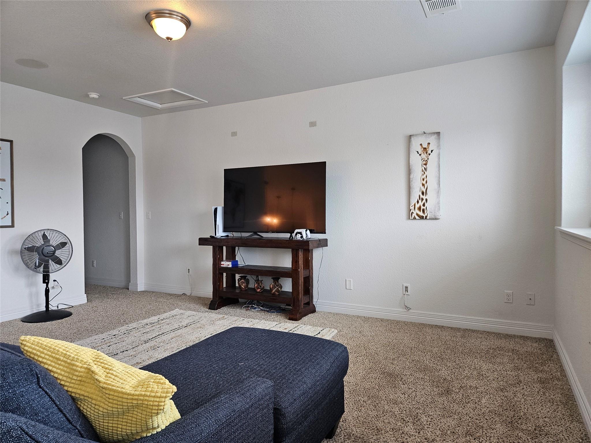 520 Smilser Ln, Leander, TX 78641