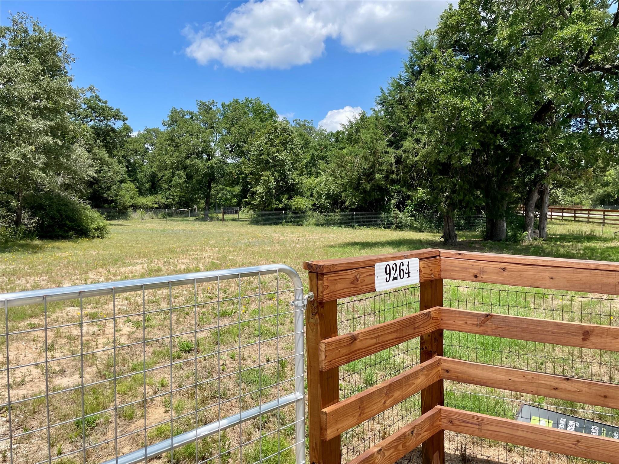 9264 Stetson Dr, Hilltop Lakes, TX 77871