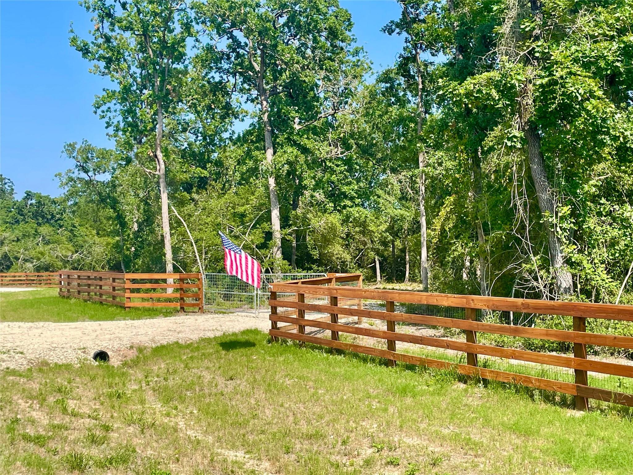 9211 Stetson Dr, Hilltop Lakes, TX 77871