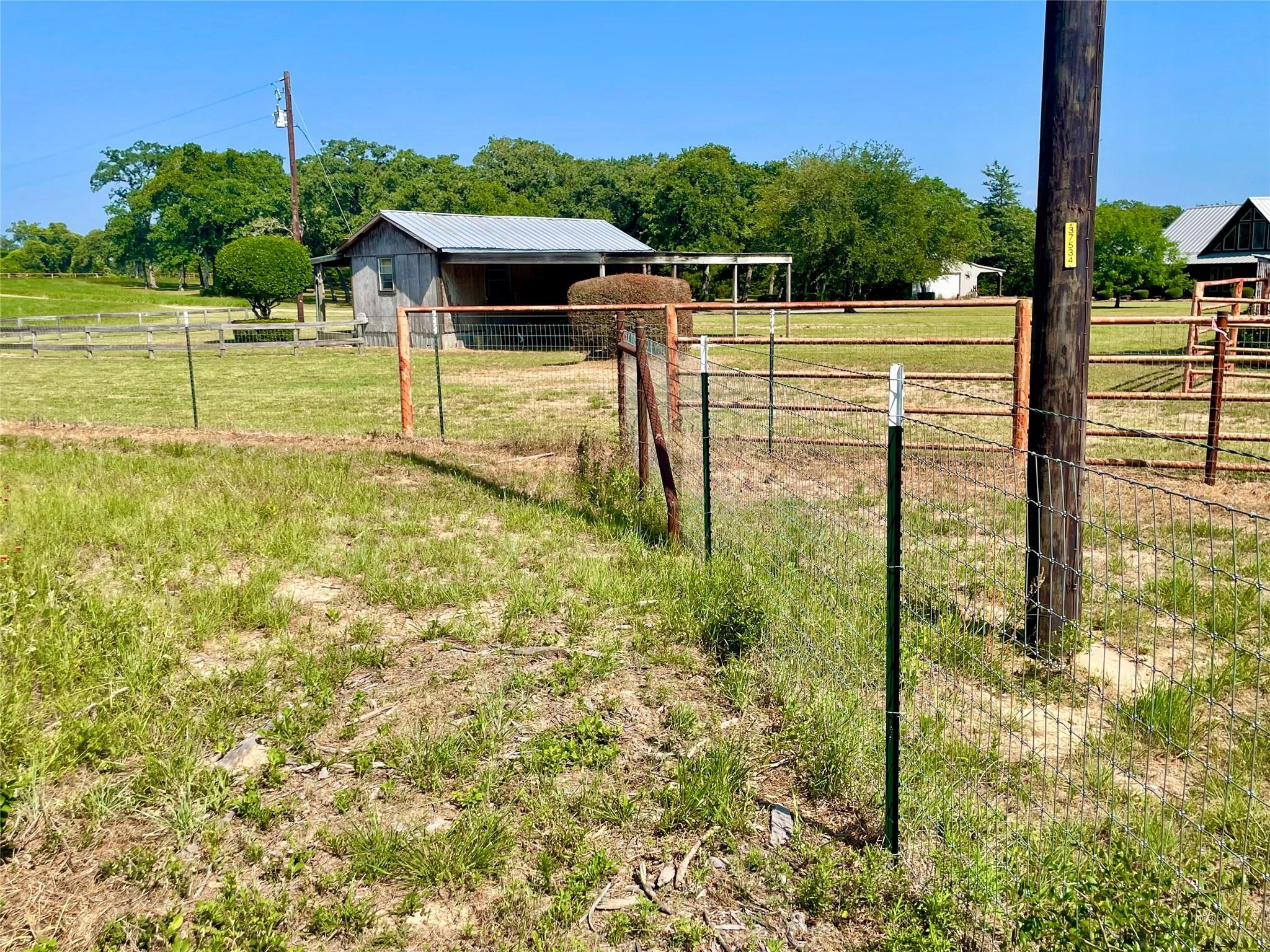 9211 Stetson Dr, Hilltop Lakes, TX 77871