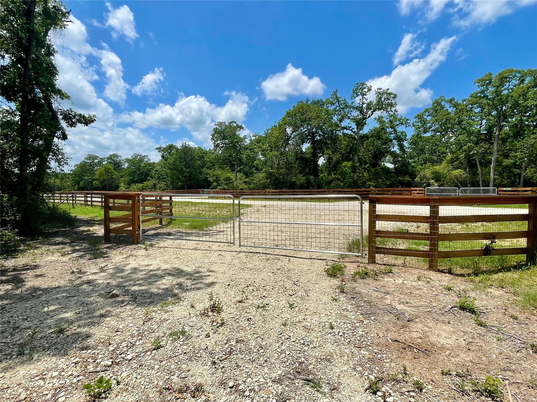 9211 Stetson Dr, Hilltop Lakes, TX 77871