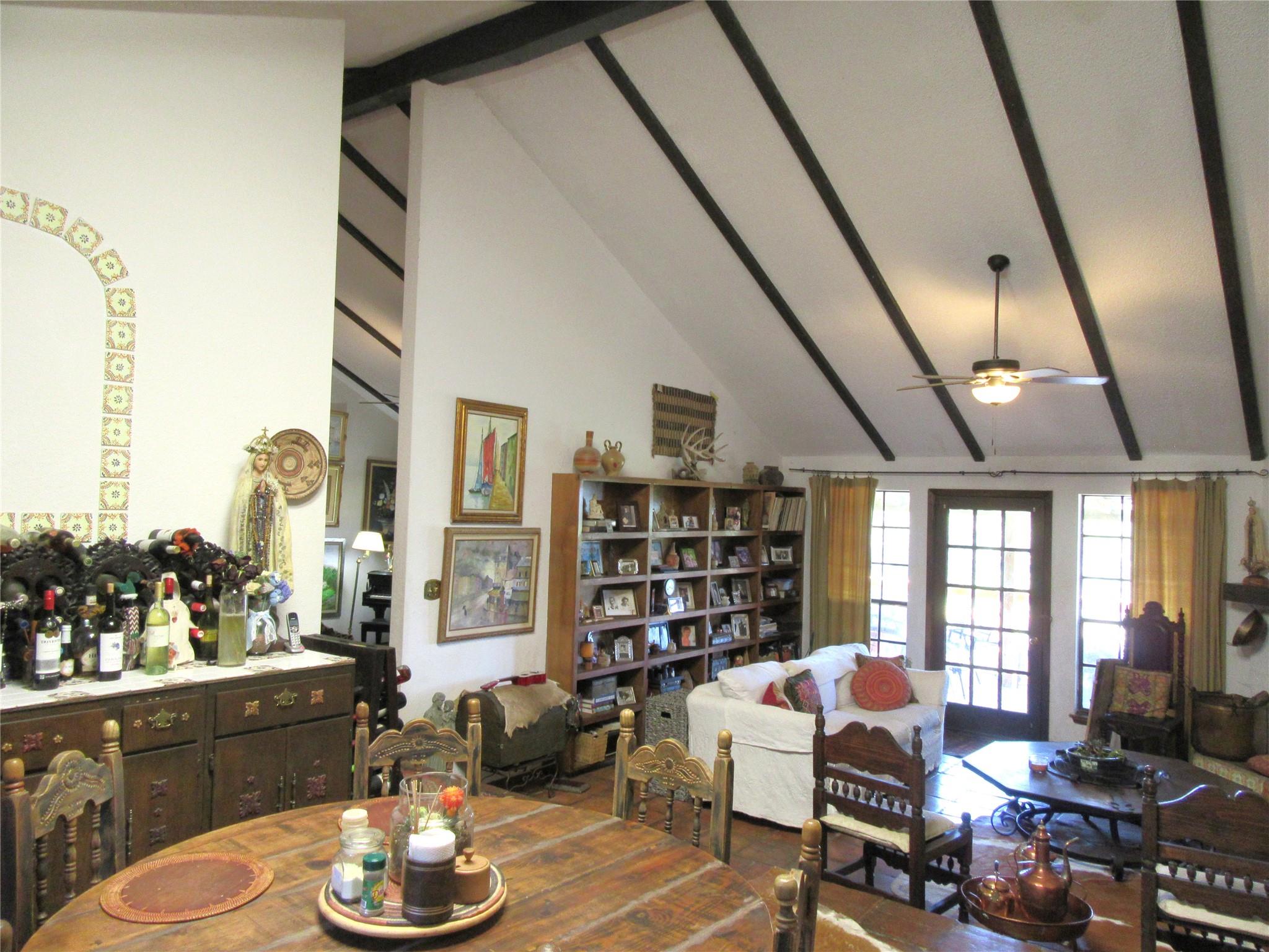 1004 Daviot Dr, Briarcliff, TX 78669