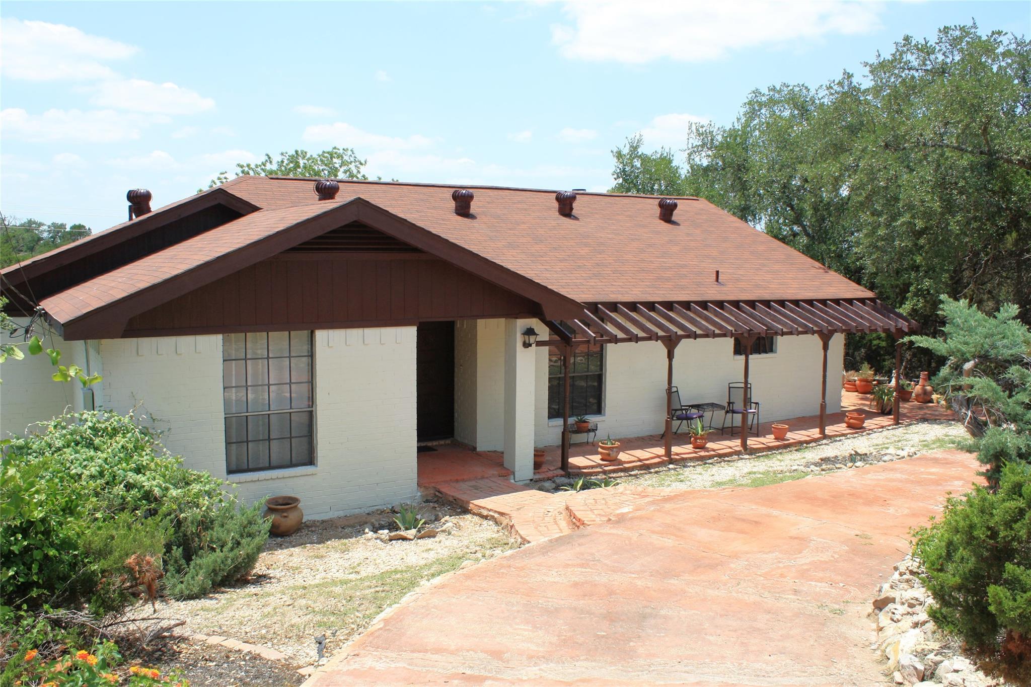 1004 Daviot Dr, Briarcliff, TX 78669