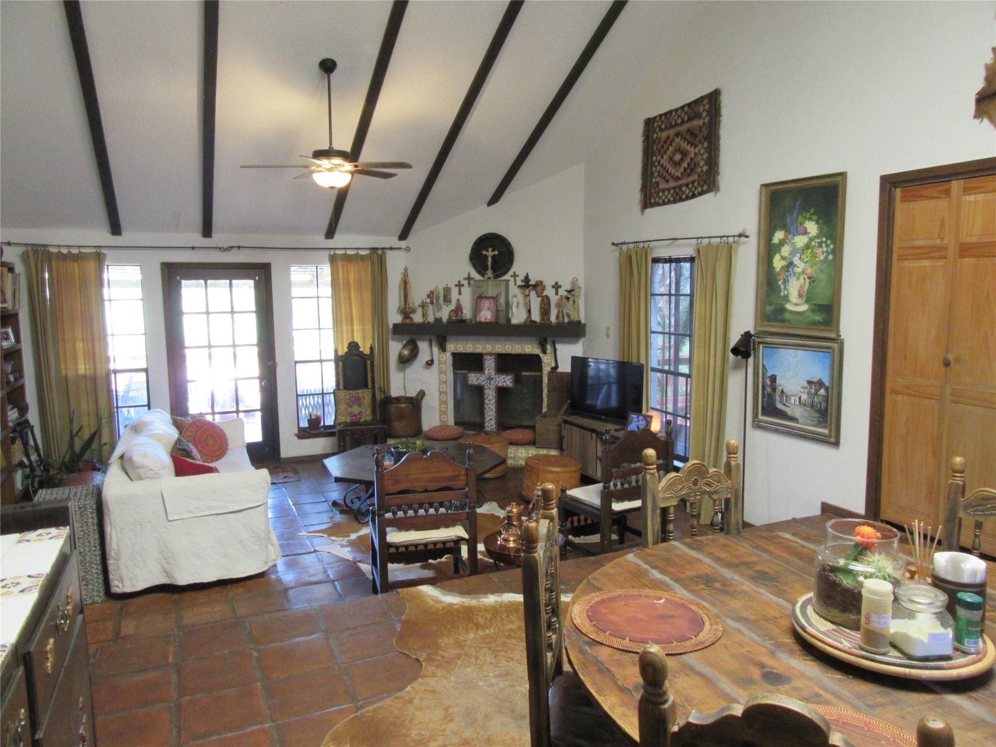 1004 Daviot Dr, Briarcliff, TX 78669