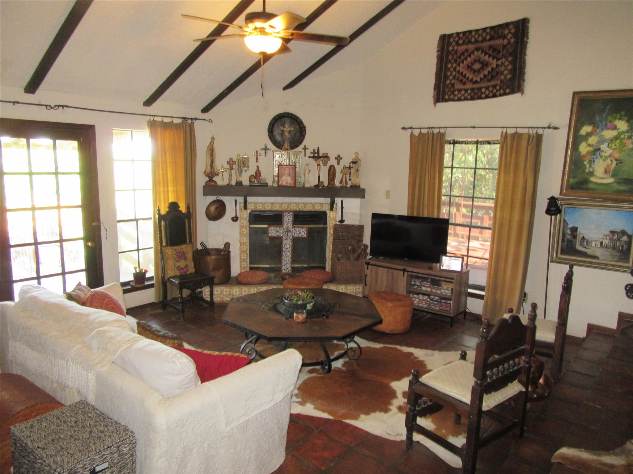 1004 Daviot Dr, Briarcliff, TX 78669