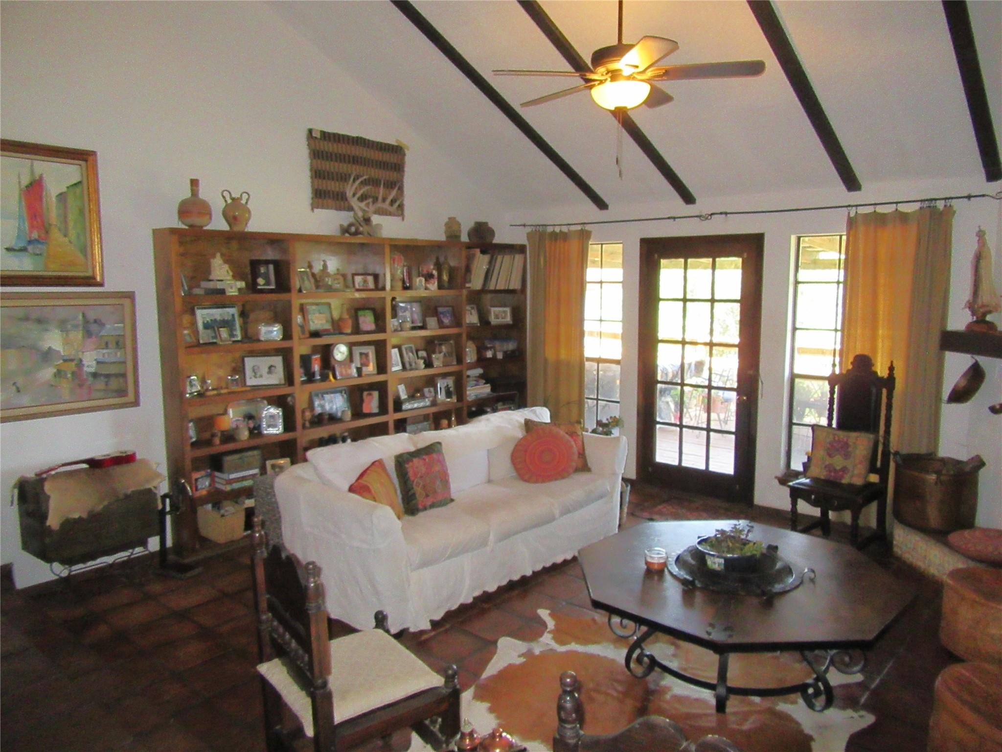 1004 Daviot Dr, Briarcliff, TX 78669