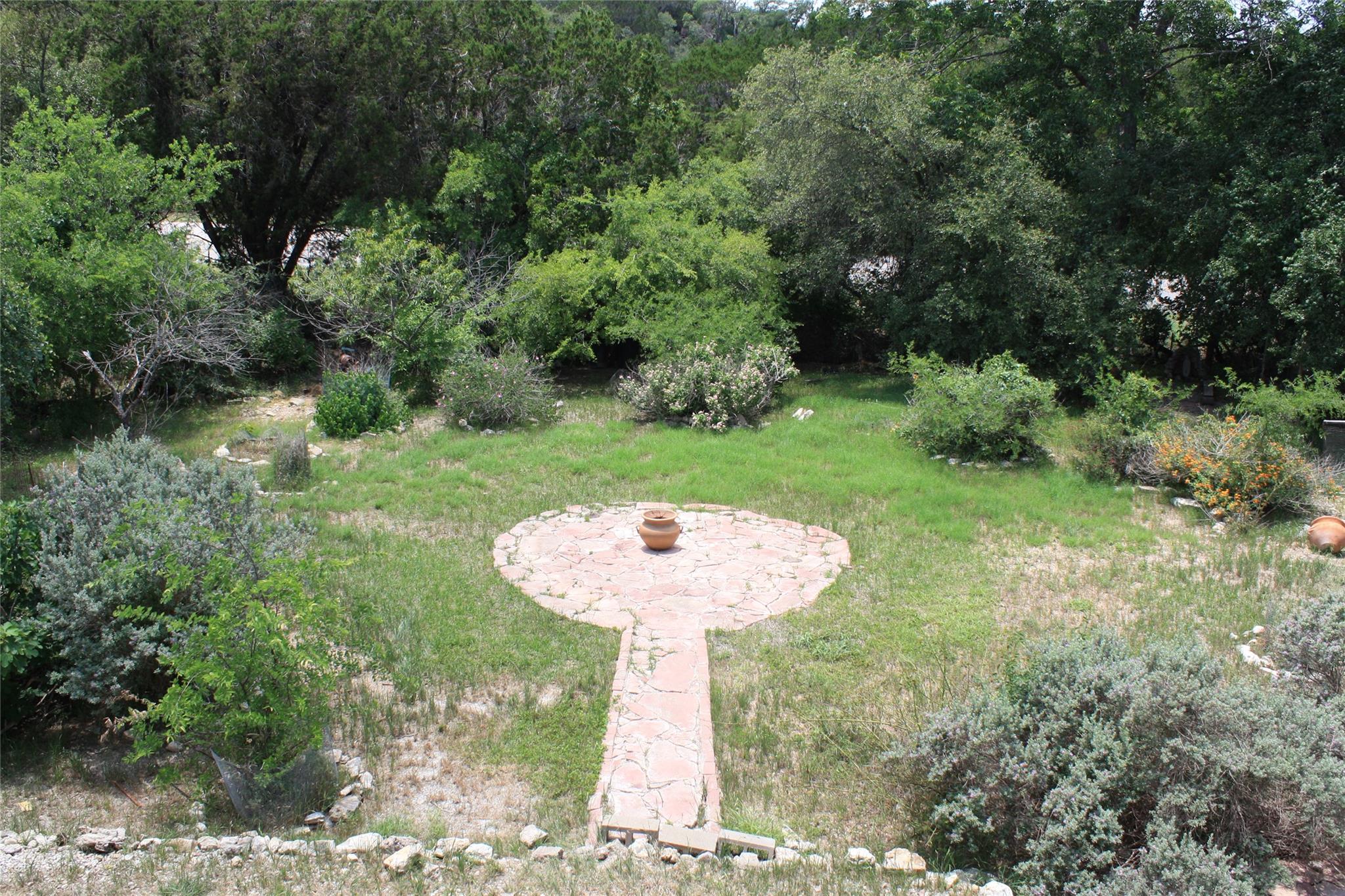 1004 Daviot Dr, Briarcliff, TX 78669