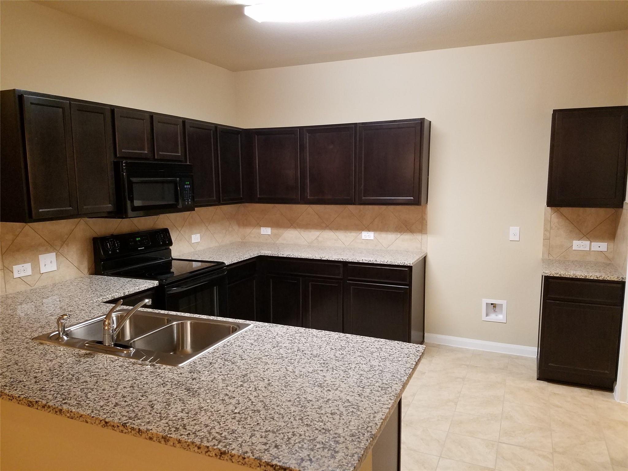 5905 montrelia Dr, Austin, TX 78724