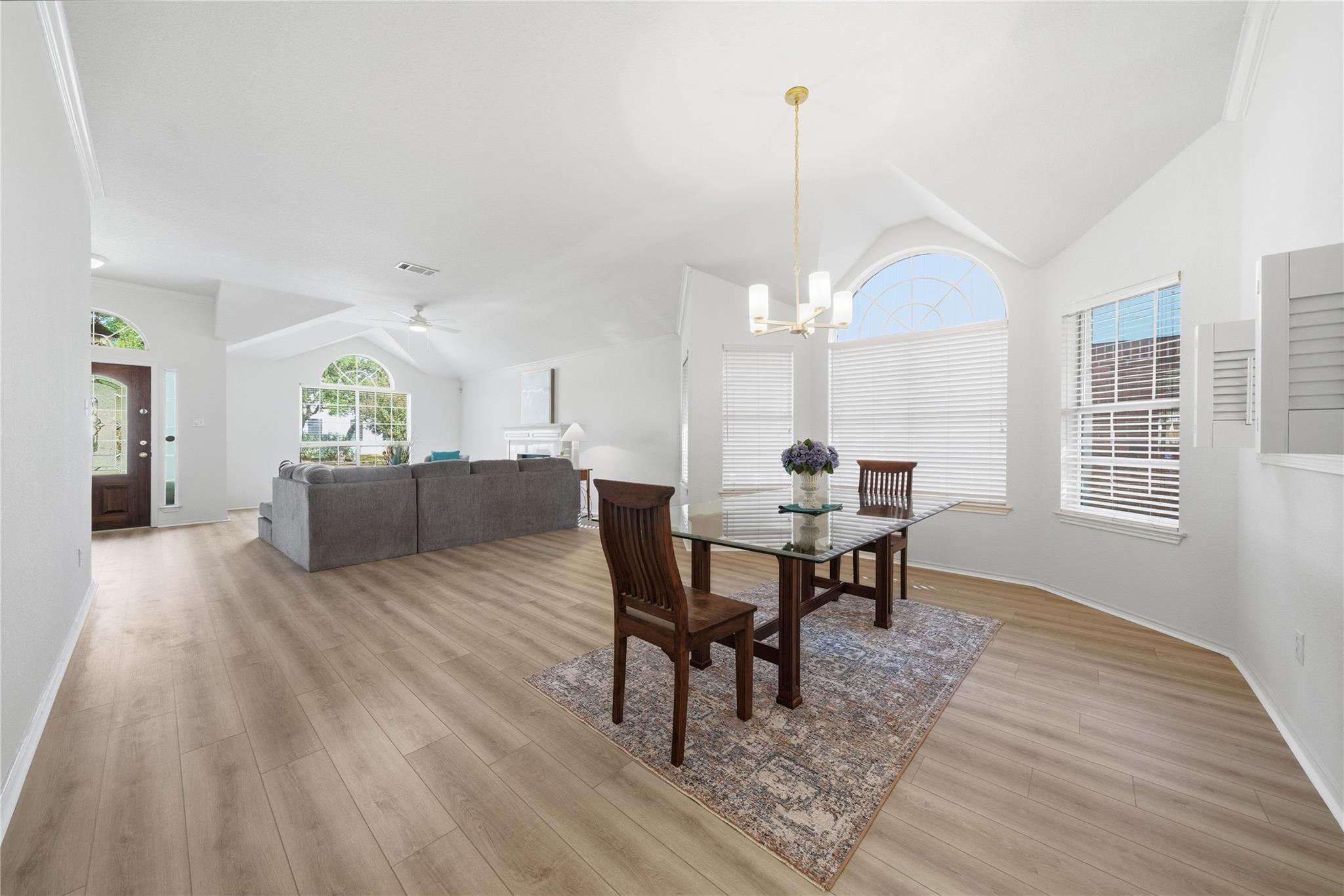 10902 Sierra Oaks, Austin, TX 78759