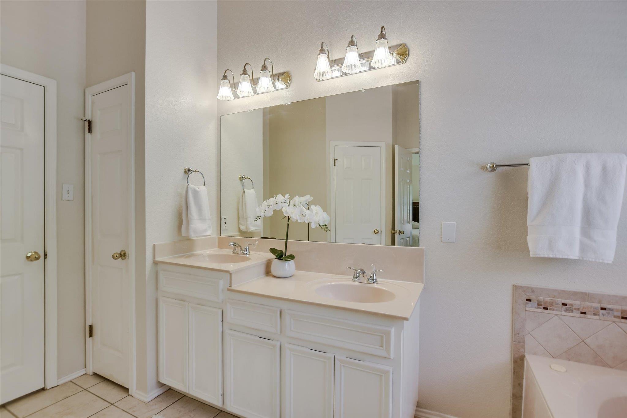 10902 Sierra Oaks, Austin, TX 78759