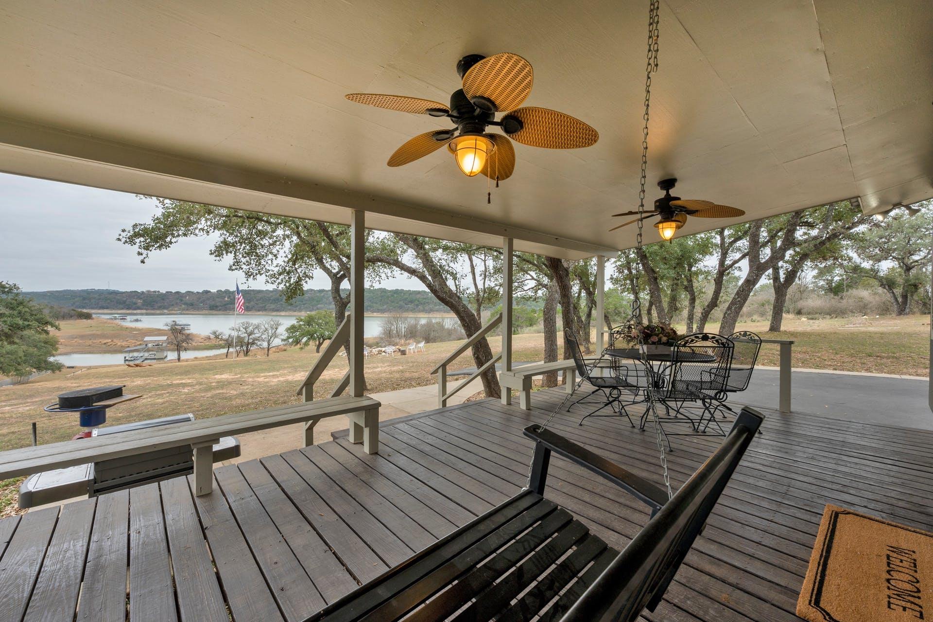 405 Lake View Dr, Spicewood, TX 78669