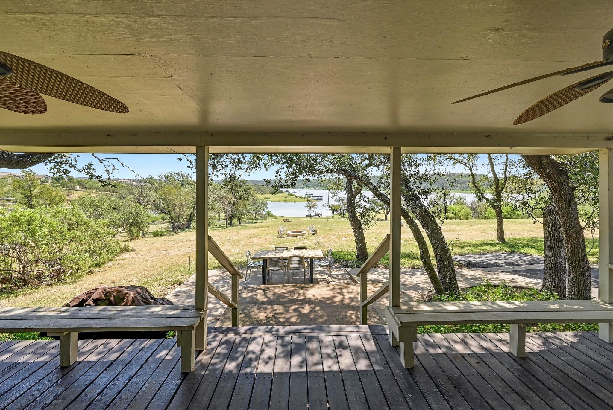 405 Lake View Dr, Spicewood, TX 78669