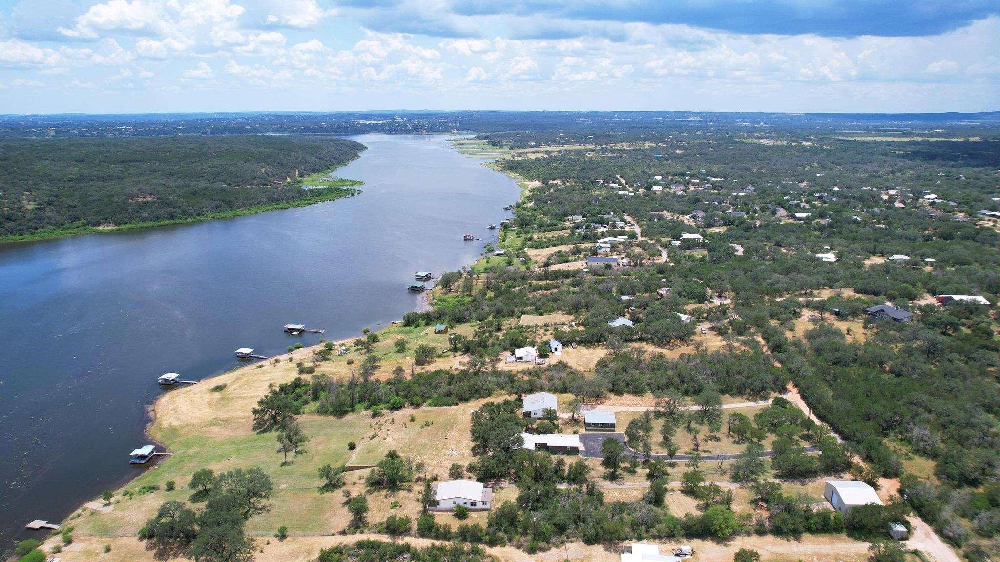 405 Lake View Dr, Spicewood, TX 78669