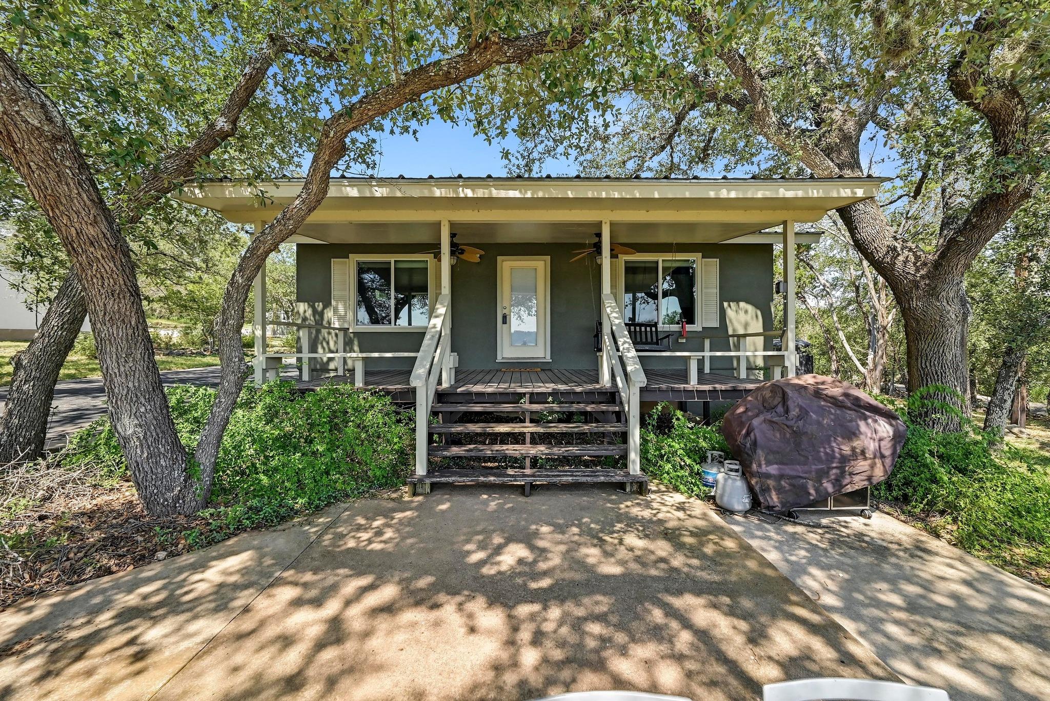 405 Lake View Dr, Spicewood, TX 78669