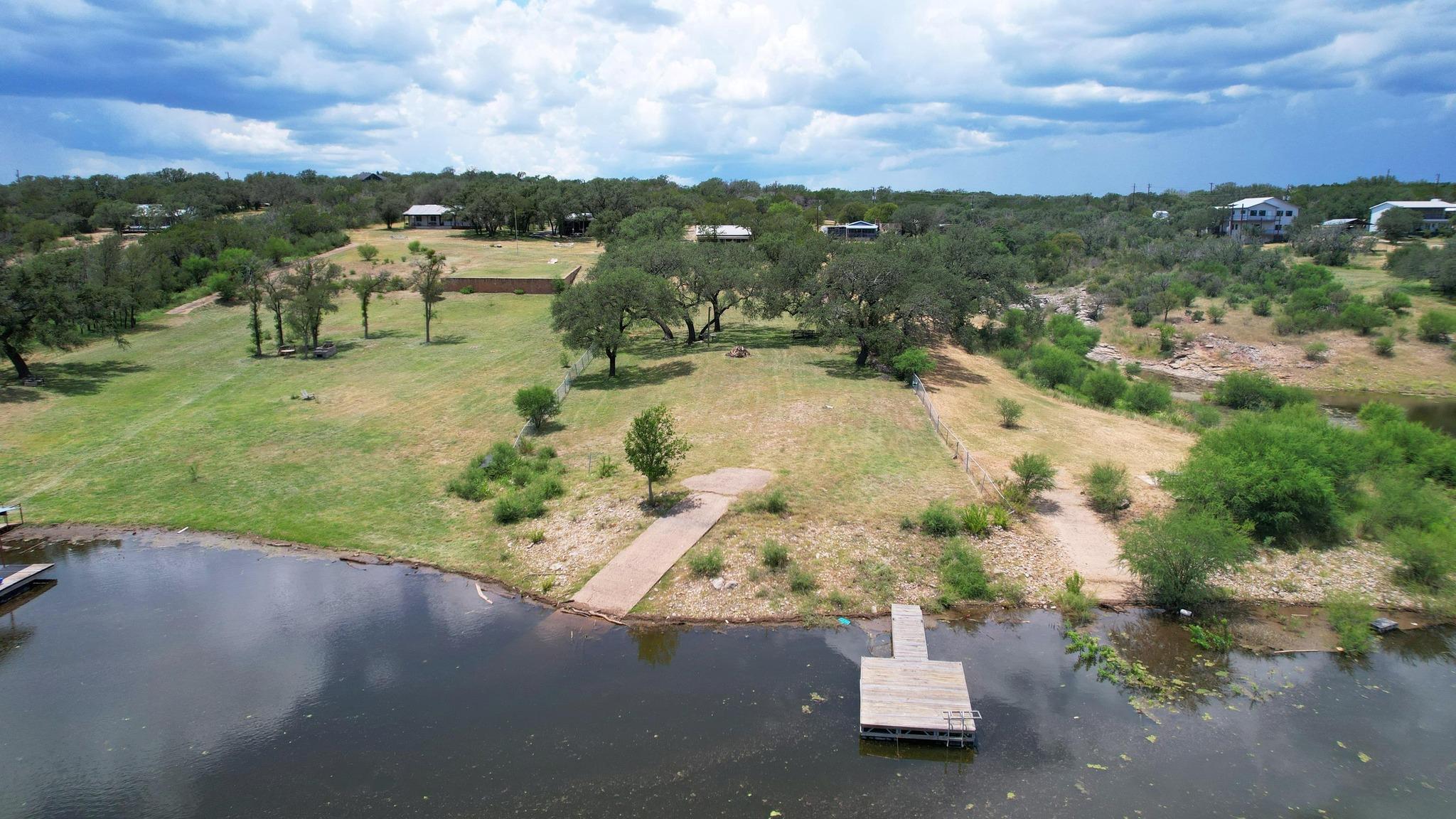 409 Lake View Dr, Spicewood, TX 78669