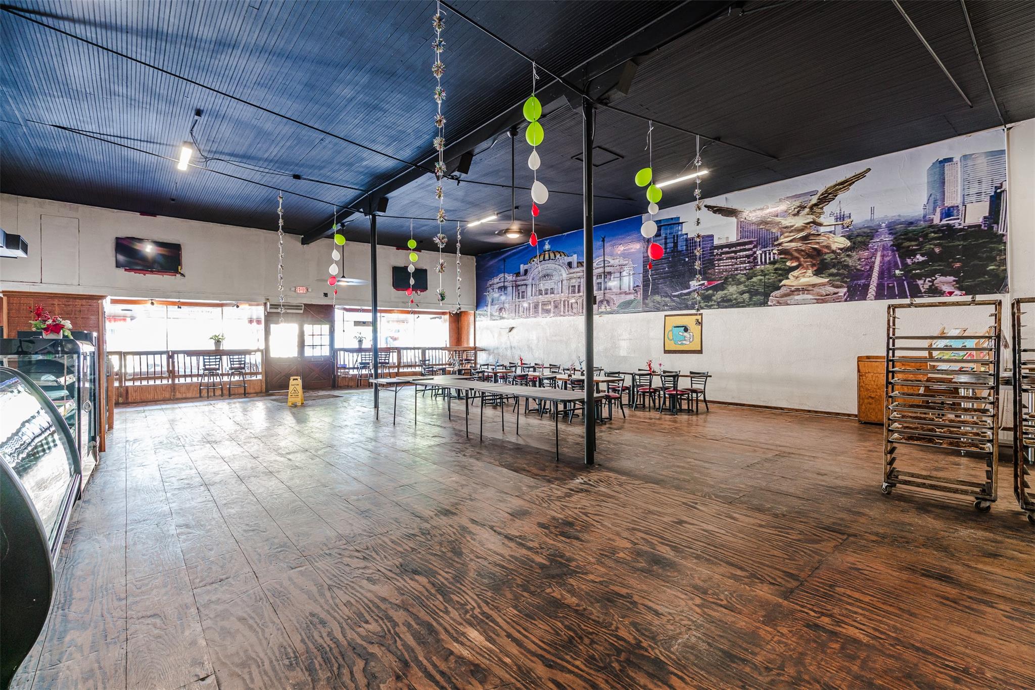 114 S Commerce St, Lockhart, TX 78644