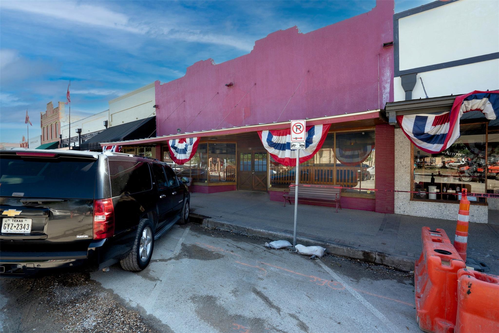 114 S Commerce St, Lockhart, TX 78644